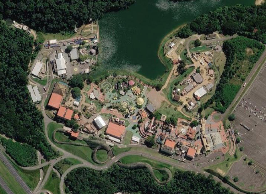 Vis&atilde;o topogr&aacute;fica da &aacute;rea de um parque de divers&otilde;es