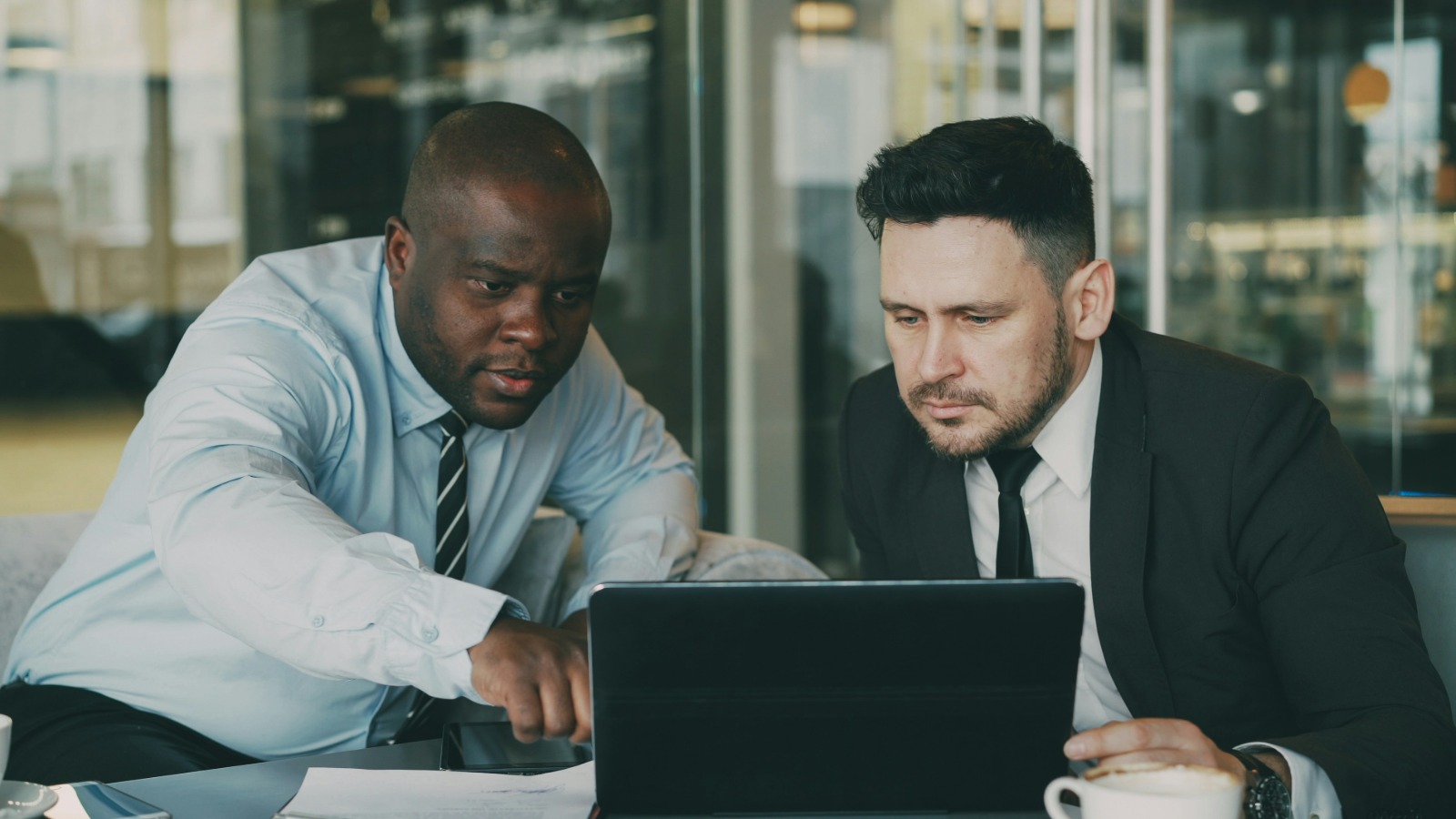 Posso dar ordens ao funcionário terceirizado? (O risco do Vínculo Empregatício)